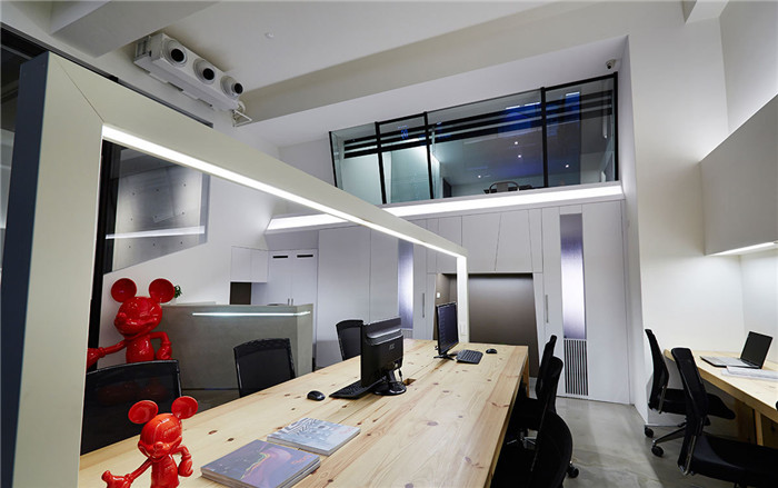 100平LOFT極簡風(fēng)辦公室裝修改造辦公區(qū)設(shè)計案例 100平LOFT極簡風(fēng)辦公室裝修改造辦公區(qū)設(shè)計案例