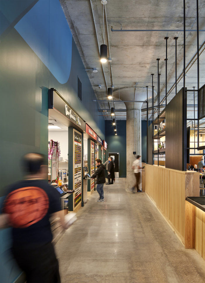 國(guó)外溫暖明亮的工業(yè)風(fēng)美食廣場(chǎng)裝修設(shè)計(jì)實(shí)景圖 國(guó)外溫暖明亮的工業(yè)風(fēng)美食廣場(chǎng)裝修設(shè)計(jì)實(shí)景圖