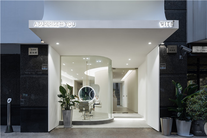 100平極簡工業(yè)風美發(fā)店門頭裝修設計實景圖 100平極簡工業(yè)風美發(fā)店門頭裝修設計實景圖