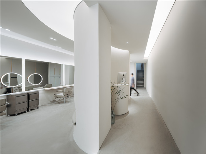 100平極簡工業(yè)風美發(fā)店內(nèi)部裝修設計實景圖 100平極簡工業(yè)風美發(fā)店內(nèi)部裝修設計實景圖