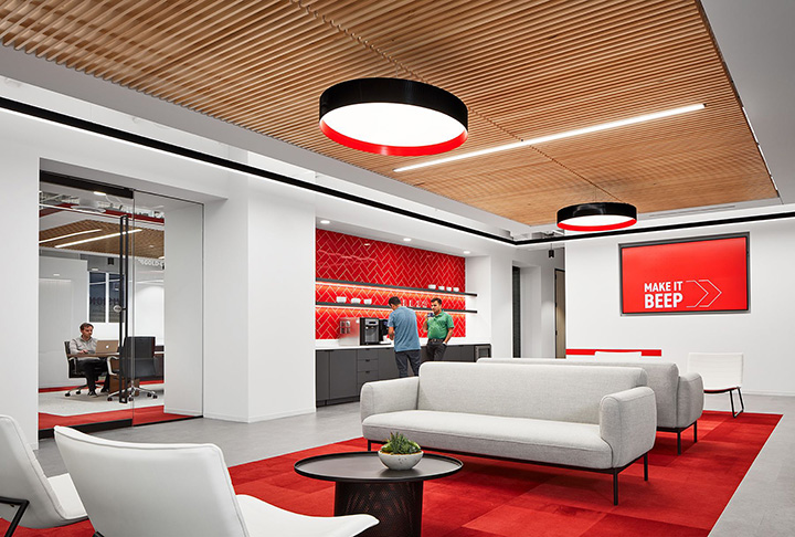 鄭州宏鈺堂推薦國(guó)外通信公司時(shí)尚辦公室水吧裝修方案