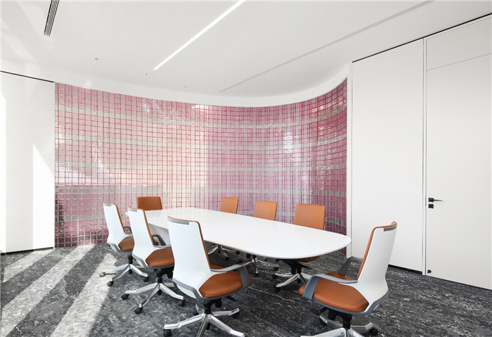 知名進(jìn)口汽車集團(tuán)總部辦公樓&展廳裝修設(shè)計(jì)實(shí)景圖