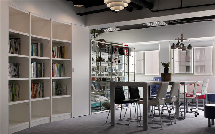 鄭州專業(yè)辦公室裝修公司分享設(shè)計(jì)公司辦公室裝修實(shí)景圖 鄭州專業(yè)辦公室裝修公司分享設(shè)計(jì)公司辦公室裝修實(shí)景圖