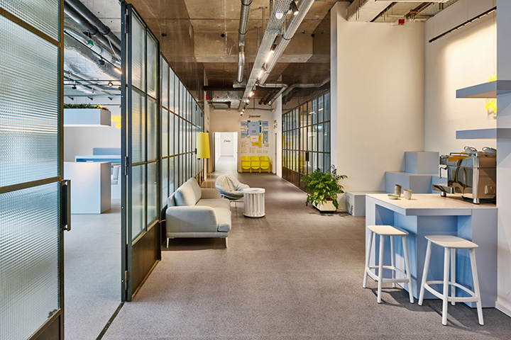 極簡LOFT風(fēng)年輕的軟件初創(chuàng)公司辦公室裝修設(shè)計圖