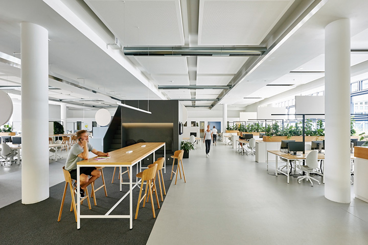 極簡LOFT風(fēng)年輕的軟件初創(chuàng)公司辦公室裝修設(shè)計圖