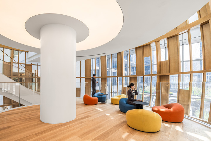 以家為主題的紅星美凱龍總部辦公樓休閑區(qū)裝修設(shè)計案例 以家為主題的紅星美凱龍總部辦公樓休閑區(qū)裝修設(shè)計案例