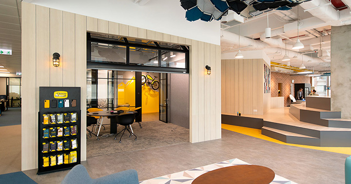 時(shí)尚多元化IT公司香港總部辦公室裝修設(shè)計(jì)方案 時(shí)尚多元化IT公司香港總部辦公室裝修設(shè)計(jì)方案