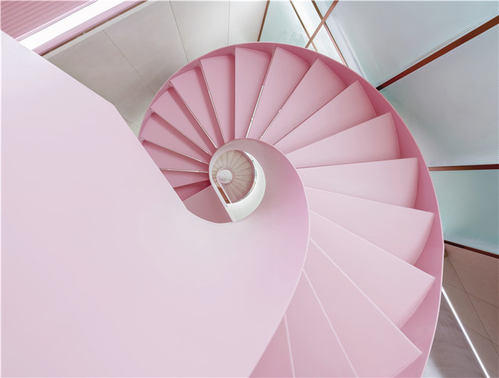 鄭州醫(yī)美裝修公司推薦C+SPA美容美體中心旋轉樓梯裝修設計圖 鄭州醫(yī)美裝修公司推薦C+SPA美容美體中心旋轉樓梯裝修設計圖