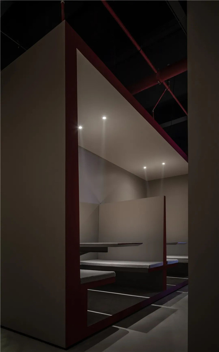 鄭州燒烤店裝修不走尋常路  文藝范燒烤店看起來(lái)！