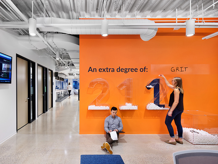 7000平在線招聘企業(yè)總部辦公樓裝修改造設計方案 7000平在線招聘企業(yè)總部辦公樓裝修改造設計方案