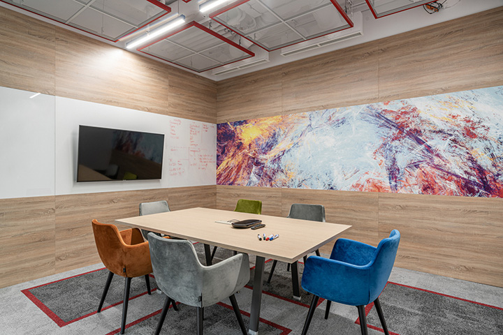 鄭州辦公室裝修玩轉(zhuǎn)色彩 涂料公司創(chuàng)意辦公室會議室裝修方案 鄭州辦公室裝修玩轉(zhuǎn)色彩 涂料公司創(chuàng)意辦公室會議室裝修方案