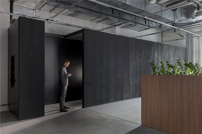 350平藝術工業(yè)風軟件開發(fā)公司辦公室裝修實景圖