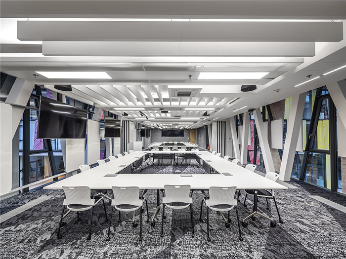 美國閃存制造科技公司可持續(xù)環(huán)保辦公裝修設(shè)計(jì)方案