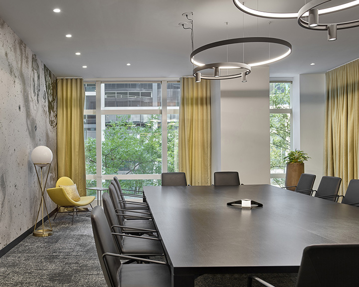 10人會議室裝修設(shè)計(jì)-河南辦公室裝修公司分享劇院主題聯(lián)合辦公設(shè)計(jì)方案 10人會議室裝修設(shè)計(jì)-河南辦公室裝修公司分享劇院主題聯(lián)合辦公設(shè)計(jì)方案