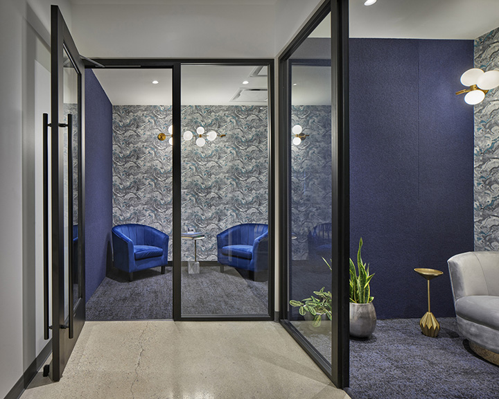 洽談室裝修設(shè)計(jì)-河南辦公室裝修公司分享劇院主題聯(lián)合辦公設(shè)計(jì)方案 洽談室裝修設(shè)計(jì)-河南辦公室裝修公司分享劇院主題聯(lián)合辦公設(shè)計(jì)方案