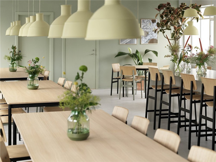 北歐風(fēng)員工餐廳設(shè)計(jì)-1400平清新北歐風(fēng)家具公司辦公兼展廳裝修設(shè)計(jì)案例