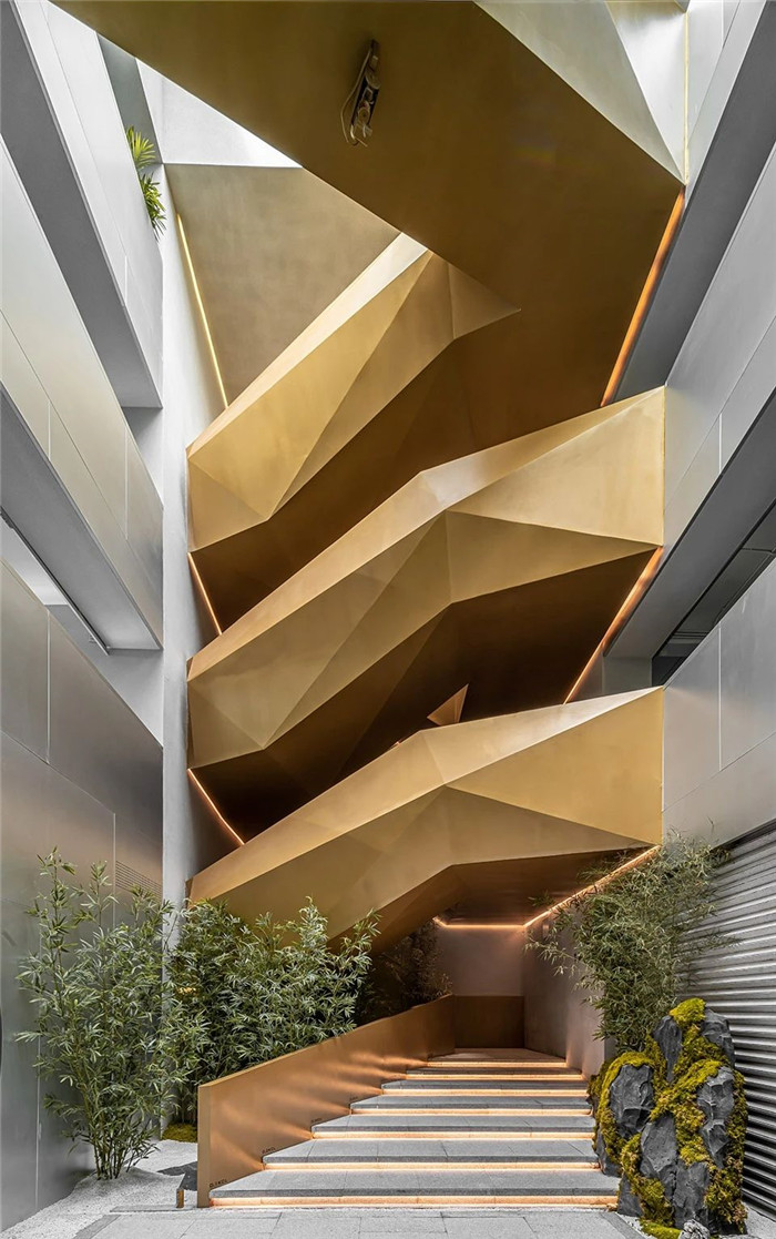 辦公樓樓梯裝修圖-超炫酷的異次元主題集團總部辦公大樓裝修設(shè)計實景圖 辦公樓樓梯裝修圖-超炫酷的異次元主題集團總部辦公大樓裝修設(shè)計實景圖