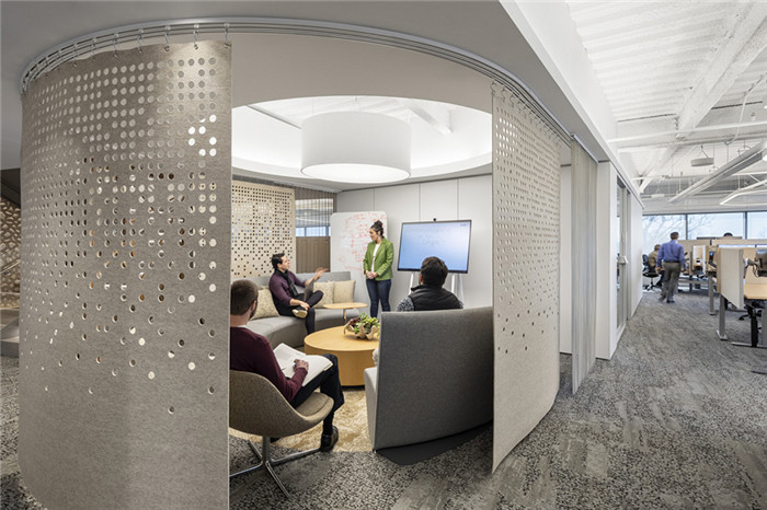 靈活會(huì)議室裝修設(shè)計(jì)-鄭州金融辦公室裝修公司推薦FactSet金融辦公室裝修