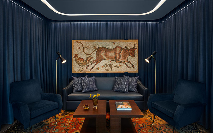 VIP洽談室裝修設(shè)計-如藝術(shù)畫廊般高品質(zhì)房地產(chǎn)開發(fā)公司辦公樓裝修方案