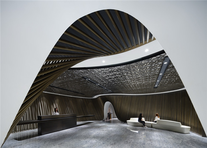 前臺(tái)裝修設(shè)計(jì)-綠地集團(tuán)上?？偛哭k公室裝修  引領(lǐng)智慧辦公設(shè)計(jì)風(fēng)尚