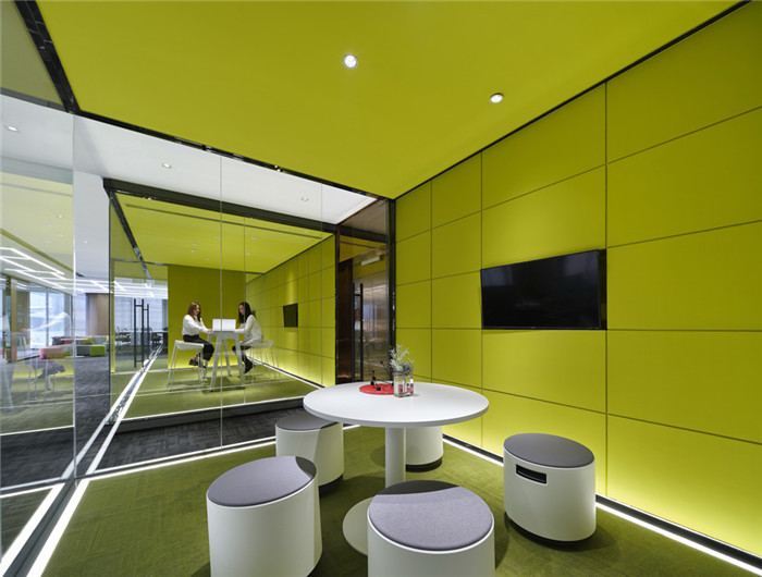 靈活辦公區(qū)設(shè)計(jì)-綠地集團(tuán)上?？偛哭k公室裝修  引領(lǐng)智慧辦公設(shè)計(jì)風(fēng)尚