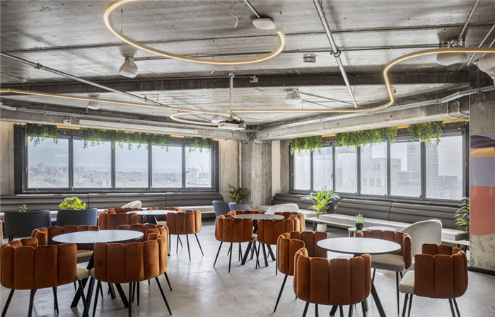 員工餐廳設(shè)計-趣味十足的8000平構(gòu)成藝術(shù)聯(lián)合辦公裝修設(shè)計方案