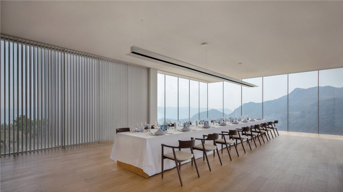 鄭州宏鈺堂分享懸崖上的藝術(shù)法式餐廳裝修設(shè)計方案 鄭州宏鈺堂分享懸崖上的藝術(shù)法式餐廳裝修設(shè)計方案