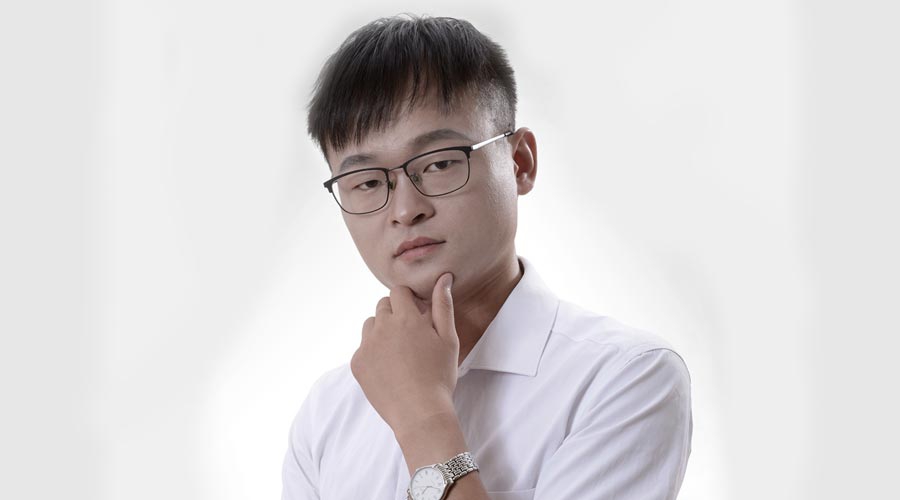 設(shè)計(jì)師：羅順